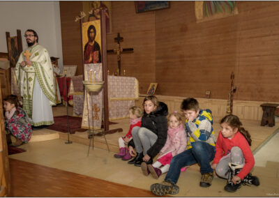 Père Marius et les enfants